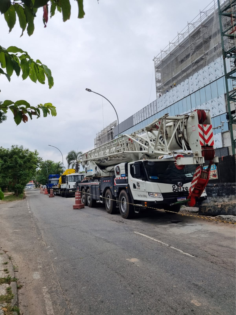 Equipamento da frota: GUINDASTE XCMG 110 TONELADAS